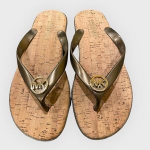❄️ 5/$25 Michael Kors Jet Set Cork Flip‎ Flops Size 6